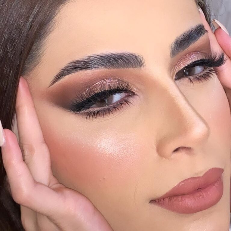 آرتست مكياج محترفة