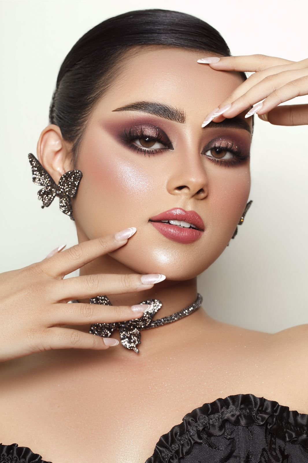 مكياج عروس مع تركيب رموش طبيعية